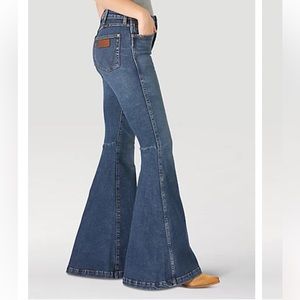 Wangler women’s retro flare jeans